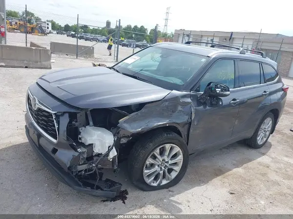 5TDDZRBH7MS530113 2021 TOYOTA HIGHLANDER - Image 2