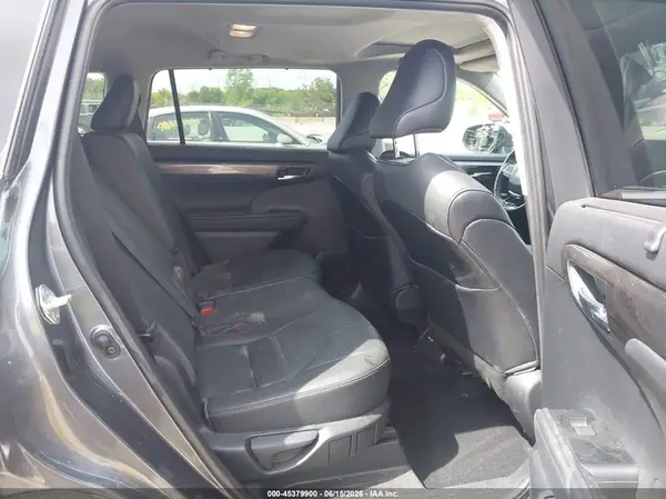 5TDDZRBH7MS530113 2021 TOYOTA HIGHLANDER - Image 8