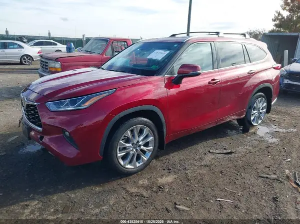 5TDDZRBH7MS551057 2021 TOYOTA HIGHLANDER - Image 2