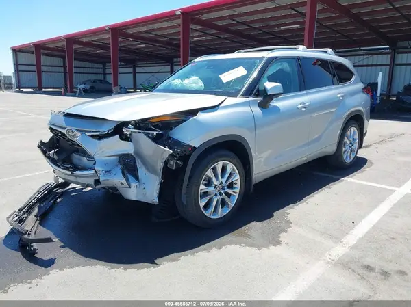 5TDDZRBH7NS186428 2022 TOYOTA HIGHLANDER - Image 2
