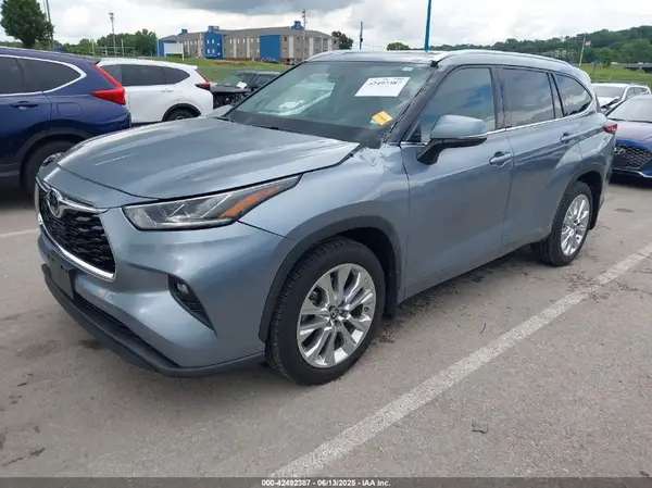 5TDDZRBH8LS022294 2020 TOYOTA HIGHLANDER - Image 2