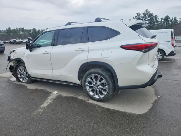 5TDDZRBH8LS033828 2020 TOYOTA HIGHLANDER - Image 2
