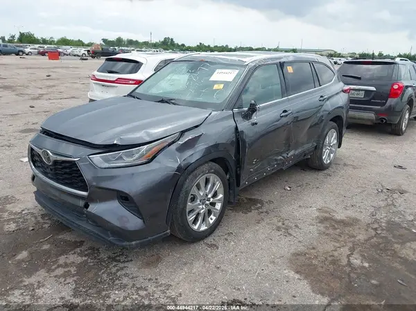 5TDDZRBH8LS038477 2020 TOYOTA HIGHLANDER - Image 2