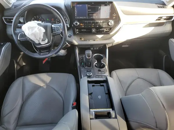 5TDDZRBH8LS042867 2020 TOYOTA HIGHLANDER - Image 8