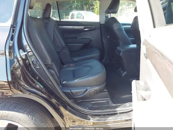 5TDDZRBH8MS067611 2021 TOYOTA HIGHLANDER - Image 8