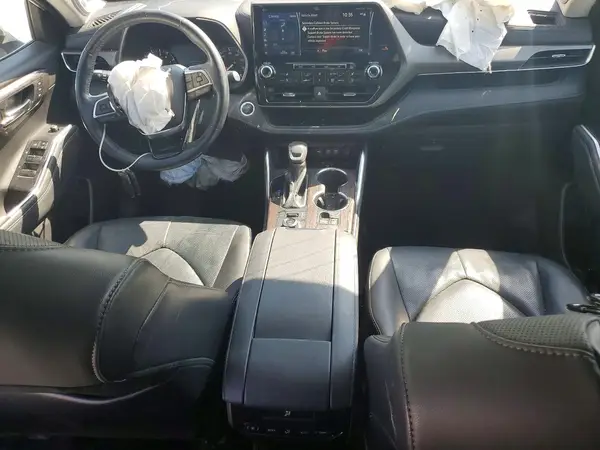 5TDDZRBH8MS068404 2021 TOYOTA HIGHLANDER - Image 8