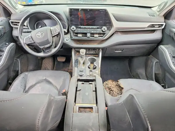 5TDDZRBH8MS069696 2021 TOYOTA HIGHLANDER - Image 8