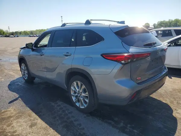 5TDDZRBH8MS090421 2021 TOYOTA HIGHLANDER - Image 2