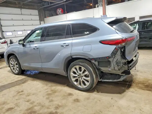 5TDDZRBH8MS113535 2021 TOYOTA HIGHLANDER - Image 2