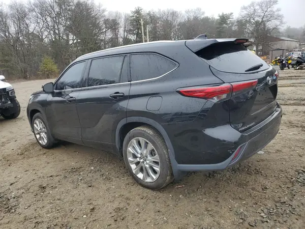 5TDDZRBH8MS114121 2021 TOYOTA HIGHLANDER - Image 2