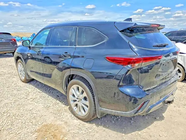 5TDDZRBH8MS556509 2021 TOYOTA HIGHLANDER - Image 2