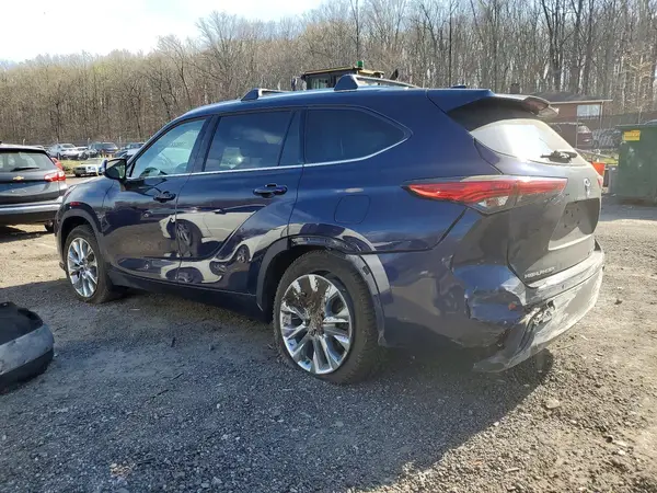 5TDDZRBH8NS169136 2022 TOYOTA HIGHLANDER - Image 2