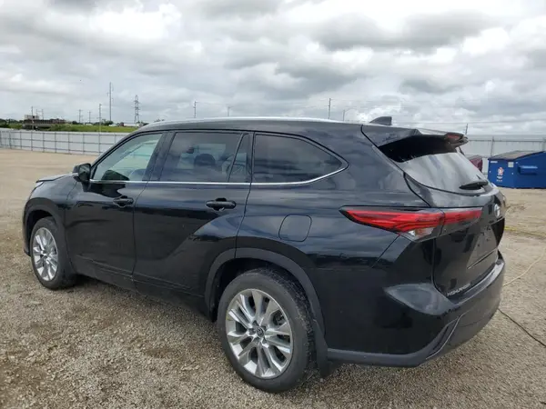 5TDDZRBH8NS181450 2022 TOYOTA HIGHLANDER - Image 2