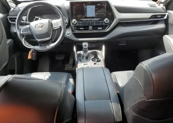 5TDDZRBH8NS562537 2022 TOYOTA HIGHLANDER - Image 8