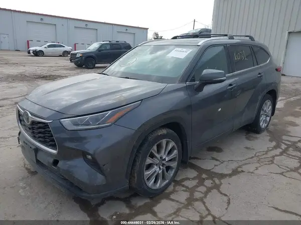 5TDDZRBH9LS009442 2020 TOYOTA HIGHLANDER - Image 2