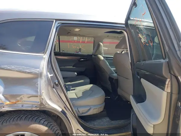 5TDDZRBH9LS054803 2020 TOYOTA HIGHLANDER - Image 8