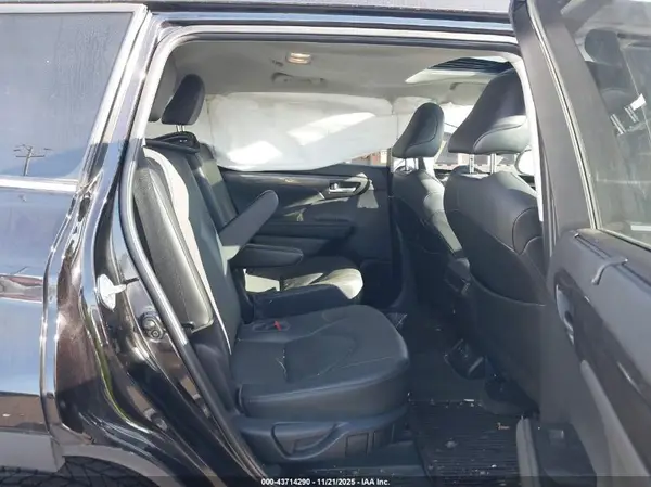 5TDDZRBH9MS118727 2021 TOYOTA HIGHLANDER - Image 8
