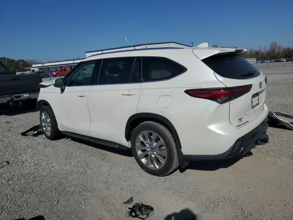 5TDDZRBH9MS531392 2021 TOYOTA HIGHLANDER - Image 2