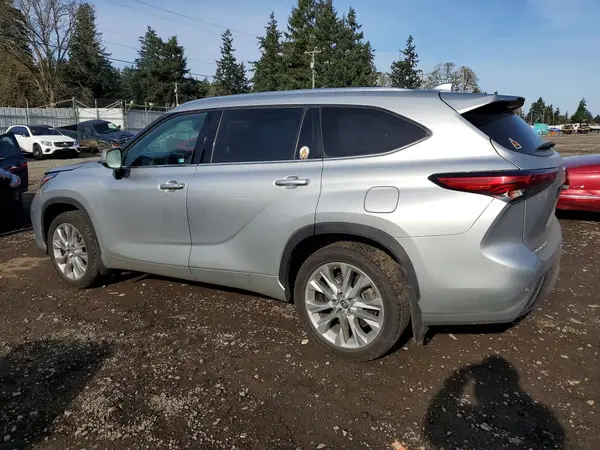 5TDDZRBH9MS533823 2021 TOYOTA HIGHLANDER - Image 2