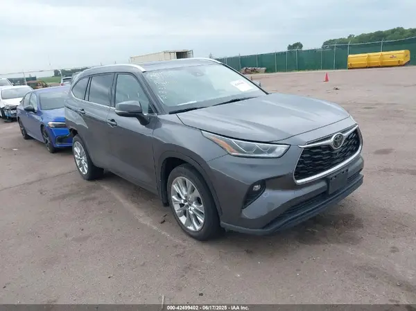 5TDDZRBH9MS540657 2021 TOYOTA HIGHLANDER - Image 1