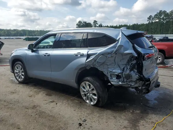 5TDDZRBH9NS181005 2022 TOYOTA HIGHLANDER - Image 2