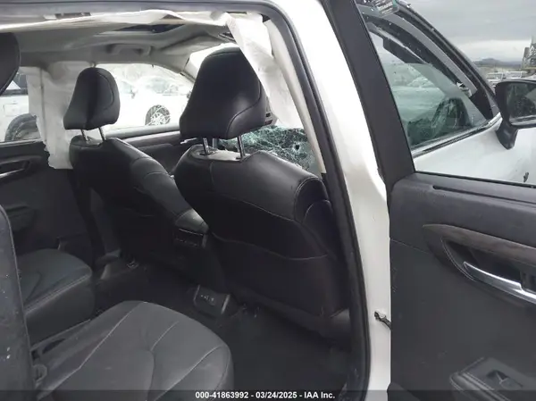 5TDDZRBH9NS570565 2022 TOYOTA HIGHLANDER - Image 8