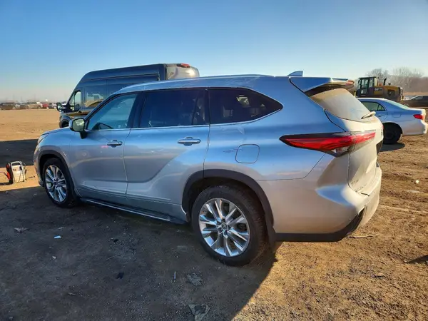 5TDDZRBHXLS025326 2020 TOYOTA HIGHLANDER - Image 2