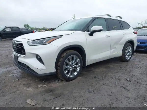 5TDDZRBHXLS034236 2020 TOYOTA HIGHLANDER - Image 2