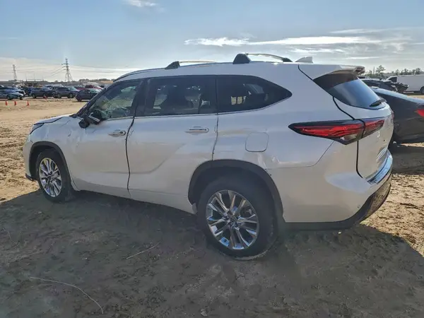 5TDDZRBHXLS045902 2020 TOYOTA HIGHLANDER - Image 2
