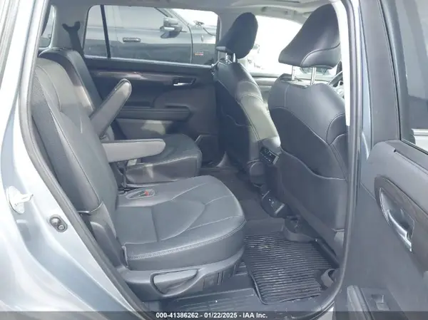 5TDDZRBHXMS110992 2021 TOYOTA HIGHLANDER - Image 8