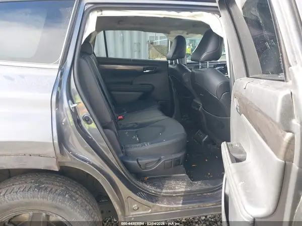5TDDZRBHXNS172488 2022 TOYOTA HIGHLANDER - Image 8