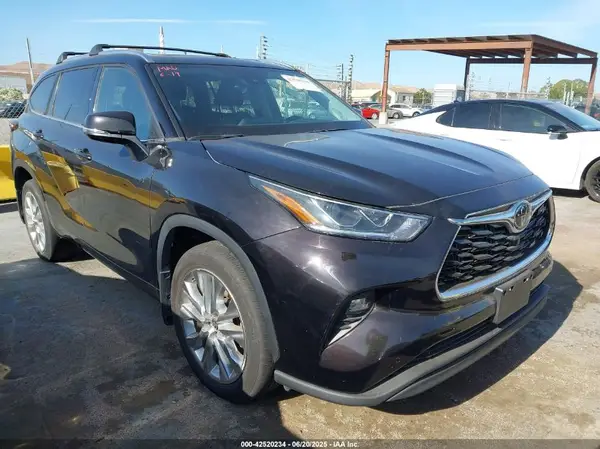 5TDDZRBHXNS213931 2022 TOYOTA HIGHLANDER - Image 1