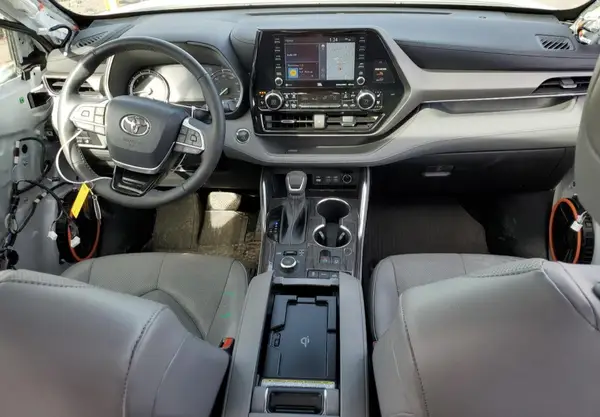 5TDDZRBHXNS576357 2022 TOYOTA HIGHLANDER - Image 8