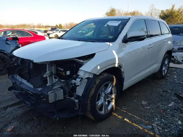 5TDDZRFH0HS361052 2017 TOYOTA HIGHLANDER - Image 2
