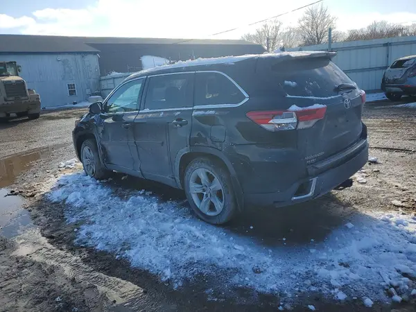 5TDDZRFH0HS372567 2017 TOYOTA HIGHLANDER - Image 2
