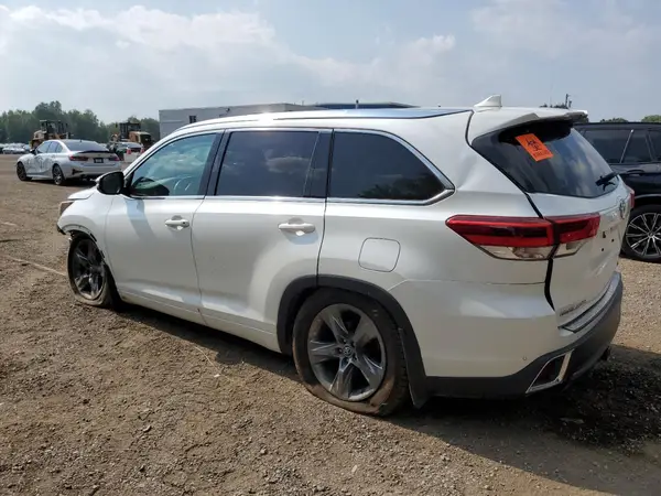 5TDDZRFH0HS373041 2017 TOYOTA HIGHLANDER - Image 2