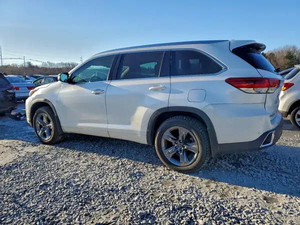 5TDDZRFH0HS383682 2017 TOYOTA HIGHLANDER - Image 2