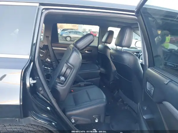 5TDDZRFH0HS388395 2017 TOYOTA HIGHLANDER - Image 8