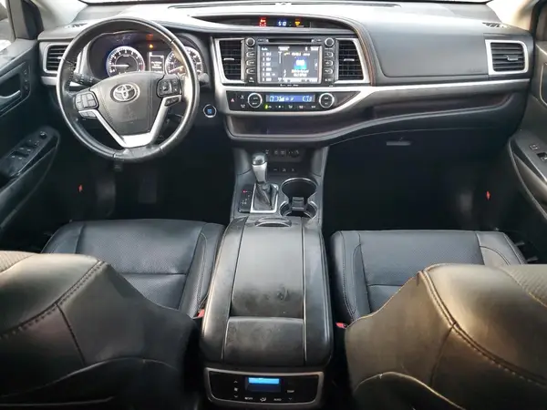 5TDDZRFH0HS397615 2017 TOYOTA HIGHLANDER - Image 8
