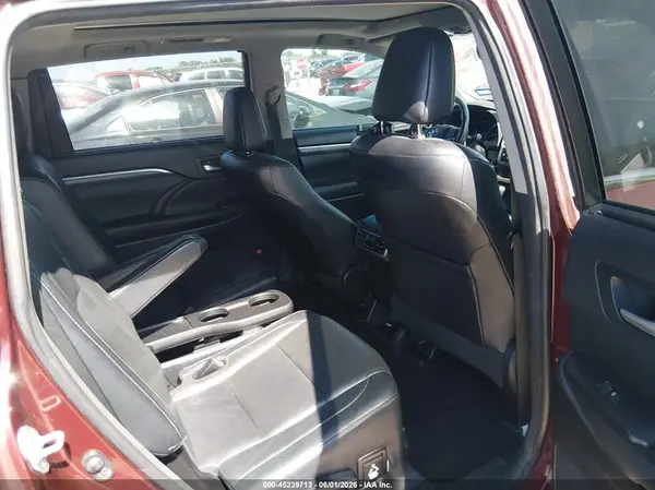 5TDDZRFH0HS403445 2017 TOYOTA HIGHLANDER - Image 8