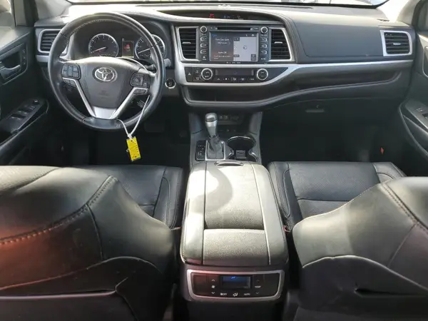5TDDZRFH0HS412517 2017 TOYOTA HIGHLANDER - Image 8
