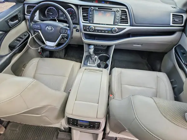 5TDDZRFH0HS416132 2017 TOYOTA HIGHLANDER - Image 8