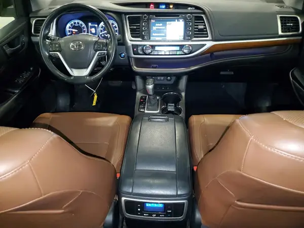 5TDDZRFH0HS423596 2017 TOYOTA HIGHLANDER - Image 8