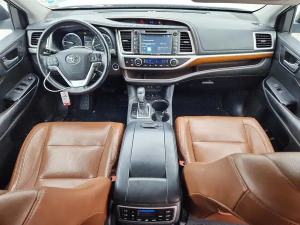 5TDDZRFH0HS430242 2017 TOYOTA HIGHLANDER - Image 8