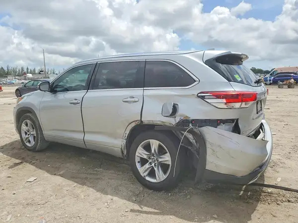 5TDDZRFH0HS446196 2017 TOYOTA HIGHLANDER - Image 2