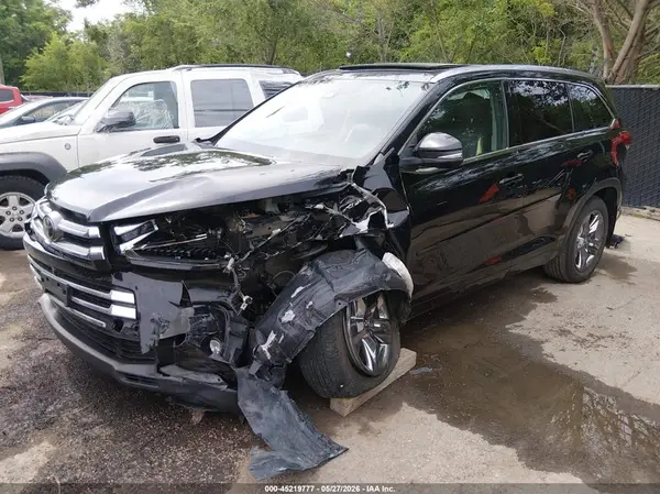 5TDDZRFH0HS447686 2017 TOYOTA HIGHLANDER - Image 2
