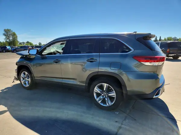 5TDDZRFH0HS449325 2017 TOYOTA HIGHLANDER - Image 2