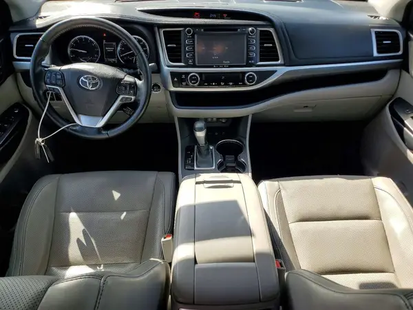 5TDDZRFH0HS453469 2017 TOYOTA HIGHLANDER - Image 8