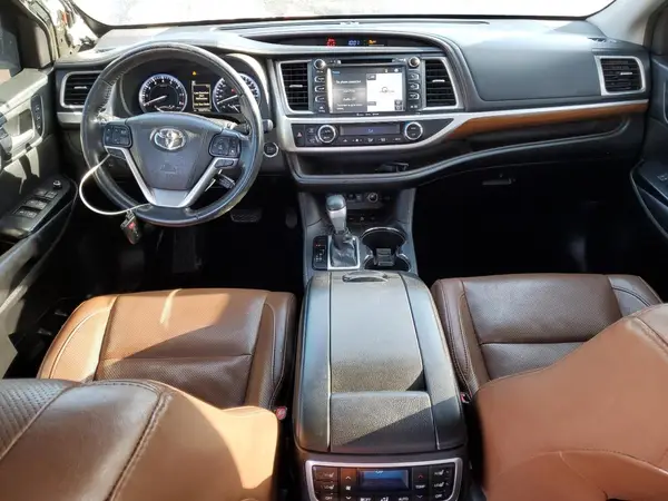 5TDDZRFH0HS454640 2017 TOYOTA HIGHLANDER - Image 8