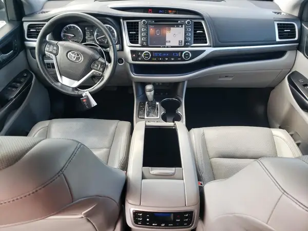 5TDDZRFH0HS456520 2017 TOYOTA HIGHLANDER - Image 8